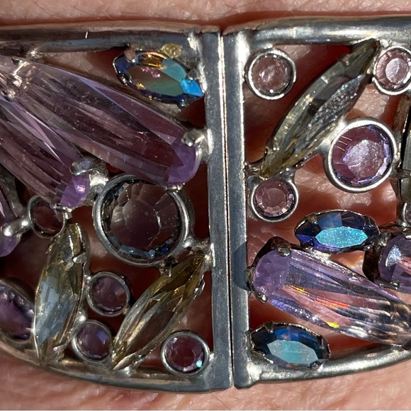 Sorrelli Cuff Crystal Bracelet. Beautiful colors. Eye catching. Founded 1983. - Picture 3 of 3
